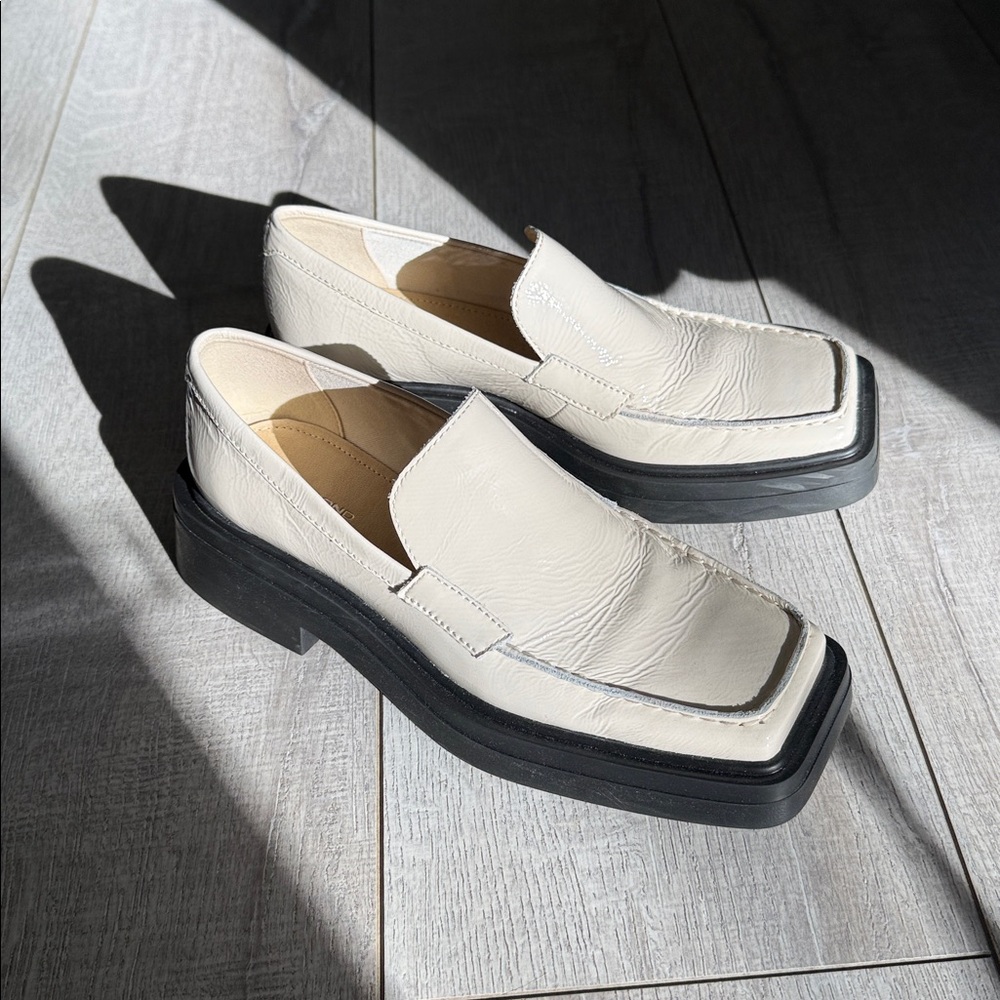 Vagabond Beige Leather Loafers